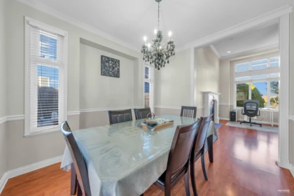 Kitchen Island Photo of 9171 Pauleshin Crescent, Richmond, BC