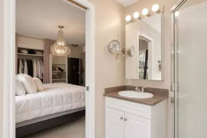 Guest Bathroom Photo of 46193 Stoneview Drive, Chilliwack, BC