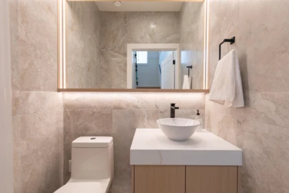 Primary Bathroom Photo of 4 3615 Turner Street, Vancouver, BC