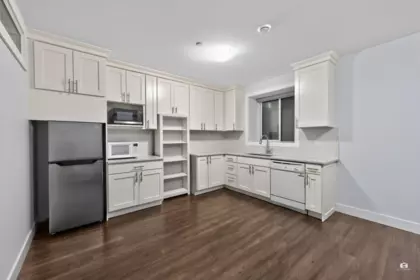 Basement Recreation Room Photo of 15881 Buena Vista Avenue, White Rock, BC