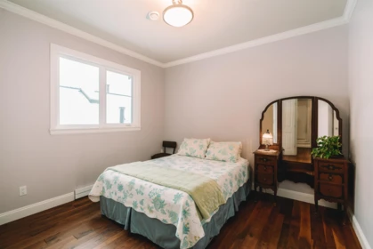 Entry Foyer Photo of 1845 Harbour Street, Port Coquitlam, BC