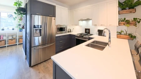 Kitchen Island Photo of 23 189 Wood Street, New Westminster, BC