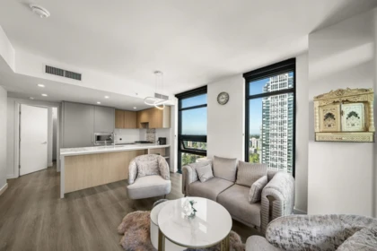 2404 6608 Sussex Avenue, Burnaby, BC, Burnaby — Apartment/Condo for sale