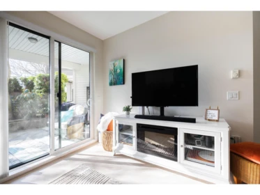 Kitchen Island Photo of 114 3323 151 Street, Surrey, BC