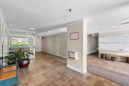 101 2119 Bellevue Avenue, West Vancouver, BC, West Vancouver — Apartment/Condo for sale