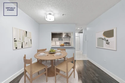 Kitchen Island Photo of 101 2119 Bellevue Avenue, West Vancouver, BC