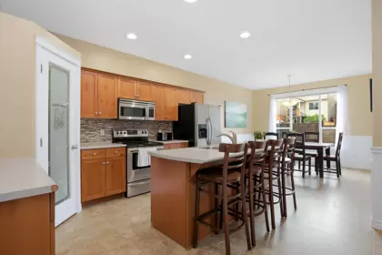 Kitchen Island Photo of 24360 102a Avenue, Maple Ridge, BC