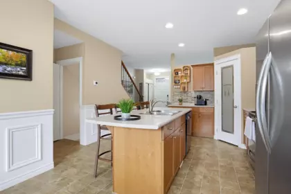 Primary Bedroom Photo of 24360 102a Avenue, Maple Ridge, BC