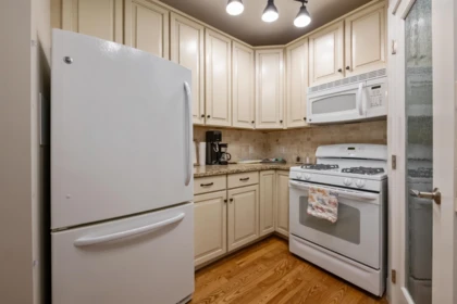 Laundry Room Photo of 6240 St. Georges Avenue, West Vancouver, BC