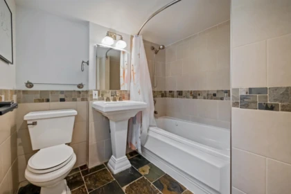 Office / Den Photo of 6240 St. Georges Avenue, West Vancouver, BC