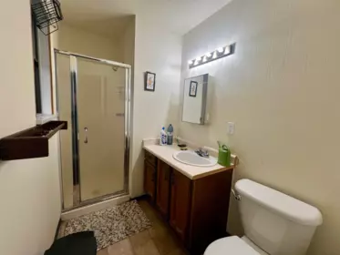 Mudroom Photo of 15097 95 Avenue, Surrey, BC