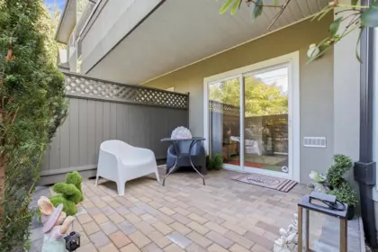 Mudroom Photo of 101 12088 66 Avenue, Surrey, BC