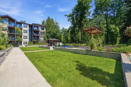 Front Yard Photo of 224 32690 14th Avenue, Mission, BC