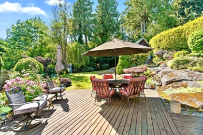 Garden / Landscaping Photo of 445 N Oxley Street, West Vancouver, BC
