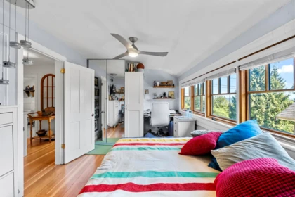 Mudroom Photo of 445 N Oxley Street, West Vancouver, BC