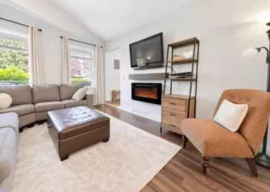 Living Room Photo of 20986 93a Avenue, Langley, BC