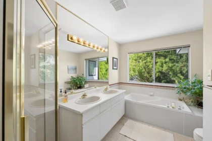 Laundry Room Photo of 13 Timbercrest Drive, Port Moody, BC
