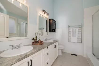 Powder Room Photo of 19670 68a Avenue, Langley, BC