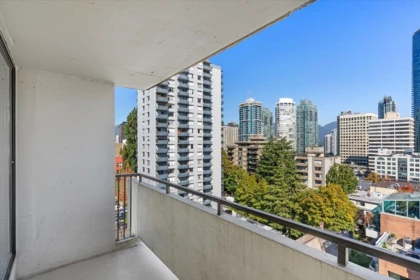 Hallway Photo of 904 1127 Barclay Street, Vancouver, BC