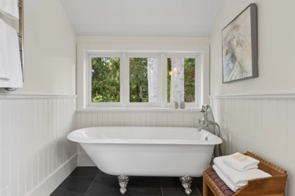 Entry Foyer Photo of 3815 Sunnycrest Drive, North Vancouver, BC