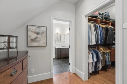 Laundry Room Photo of 3815 Sunnycrest Drive, North Vancouver, BC