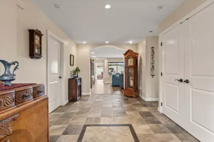 Entry Foyer Photo of 6260 Sumas Prairie Road, Sardis - Greendale, BC
