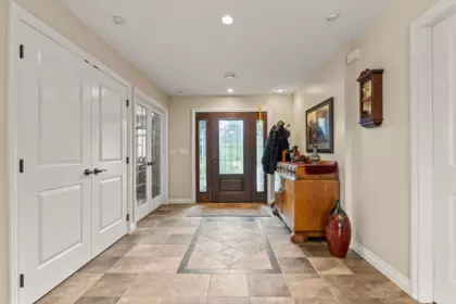 Mudroom Photo of 6260 Sumas Prairie Road, Sardis - Greendale, BC