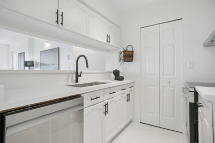 Primary Bedroom Photo of 1204 1833 Frances Street, Vancouver, BC