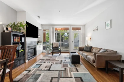 Family Room Photo of 1 6233 London Road, Richmond, BC
