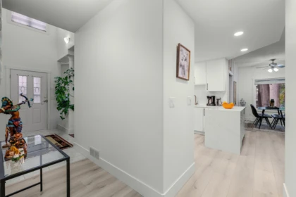 Basement Recreation Room Photo of 6 13911 16 Avenue, Surrey, BC