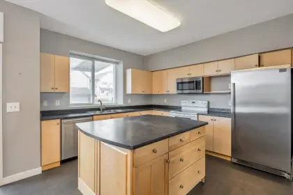 6696 184 Street, Surrey, BC, Surrey — Half Duplex for sale
