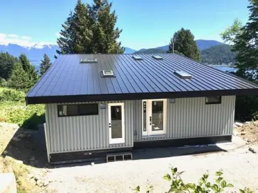 516 Woodland Avenue, Gibsons, BC, Gibsons — Single Family Residence for sale