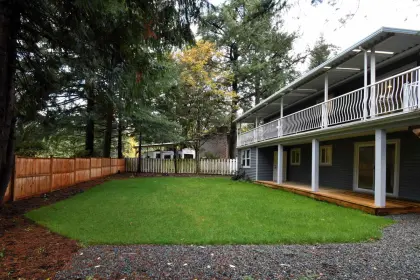10 Robertson Crescent, Hope, BC, Hope — Single Family Residence for sale