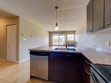 406 5631 Inlet Avenue, Sechelt, BC, Sechelt — Apartment/Condo for sale
