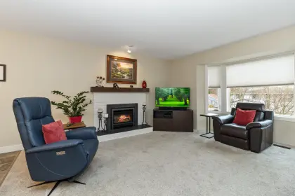 33275 Meadowlands Avenue, Abbotsford, BC, Abbotsford — Single Family Residence for sale