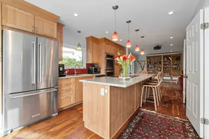 1381 Glen Abbey Drive, Burnaby, BC, Burnaby — Single Family Residence for sale