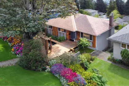 5668 Ewart Street, Burnaby, BC, Burnaby — Single Family Residence for sale