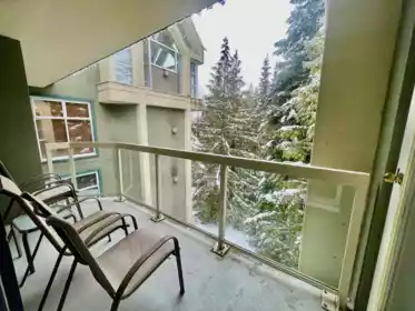 611 4910 Spearhead Place, Whistler, BC, Whistler Creek — 3 bed apartment/condo for sale