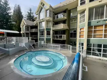 611 4910 Spearhead Place, Whistler, BC, Whistler — Apartment/Condo for sale