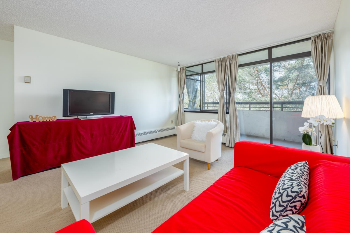 Kitchen Photo of 508 6611 Minoru Boulevard, Richmond, BC