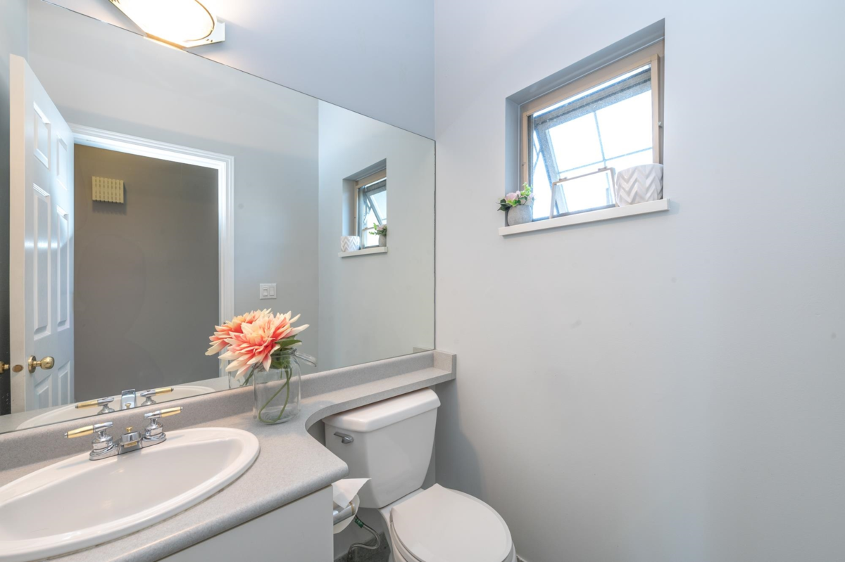 Walk-In Closet Photo of 133 20820 87 Avenue, Langley, BC