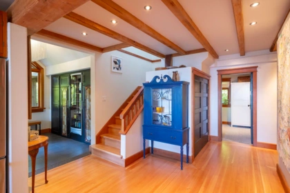 482 Reed Road, Gibsons, BC, Gibsons — Single Family Residence for sale