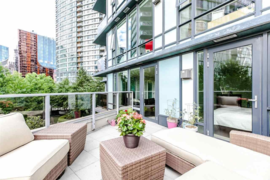 305 8 Smithe Mews, Vancouver, BC