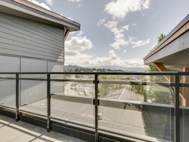 Backyard Photo of 509 33568 George Ferguson Way, Abbotsford, BC