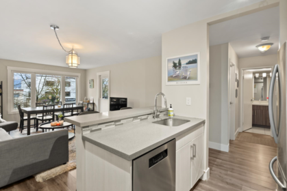 304 1040 E Broadway, Vancouver, BC, Vancouver — Apartment/Condo for sale