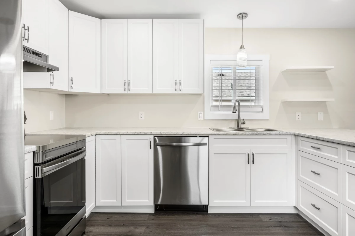 Walk-In Closet Photo of 3 44565 Monte Vista Drive, Chilliwack, BC