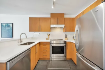 411 1150 E 29th Street, North Vancouver, BC, North vancouver — Apartment/Condo for sale