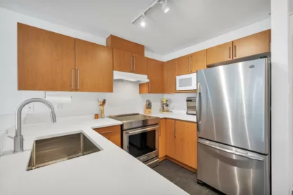 411 1150 E 29th Street, North Vancouver, BC, North vancouver — Apartment/Condo for sale