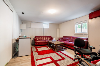 Hallway Photo of 19273 80 Avenue, Surrey, BC