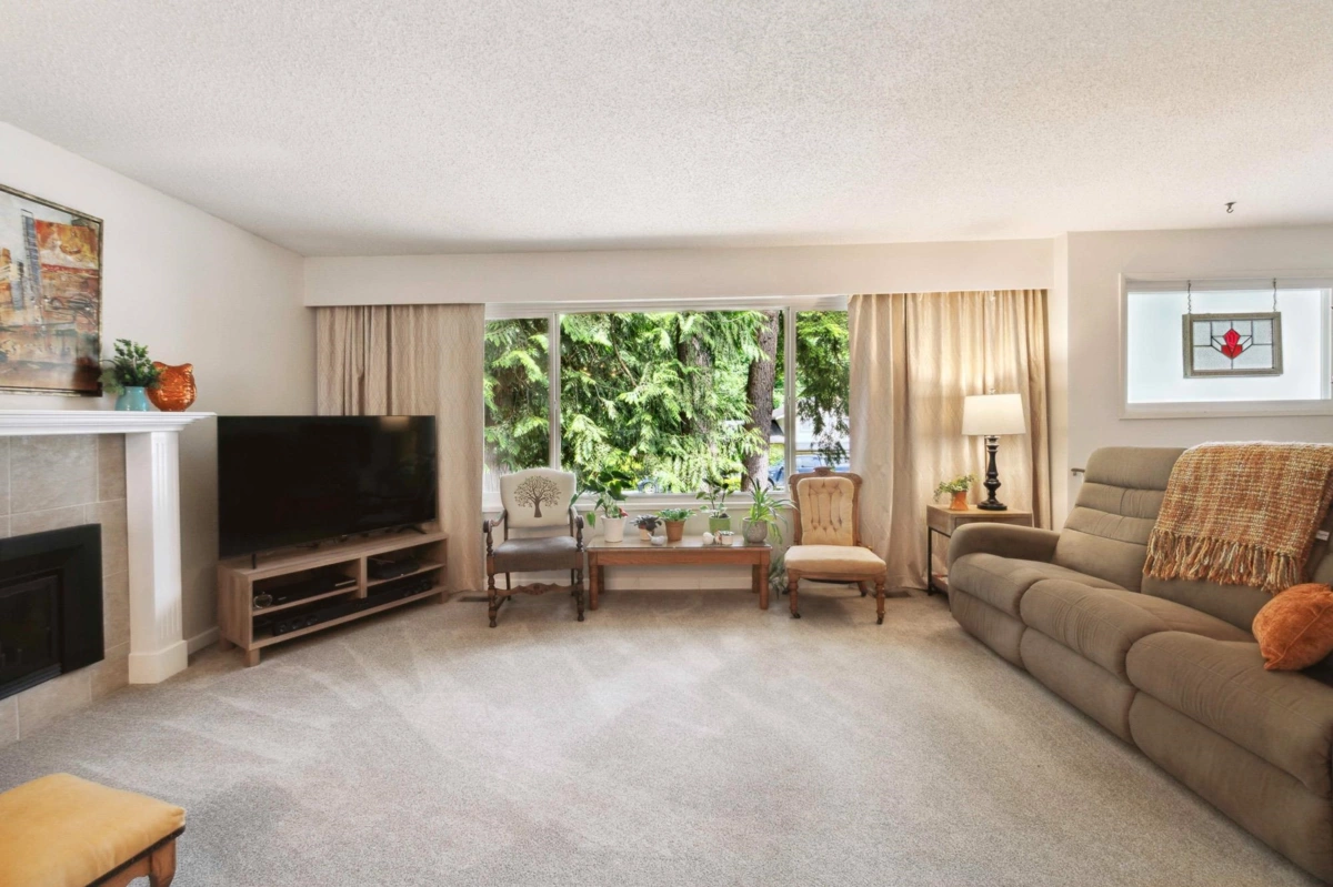 Family Room Photo of 4037 196a Street, Langley, BC